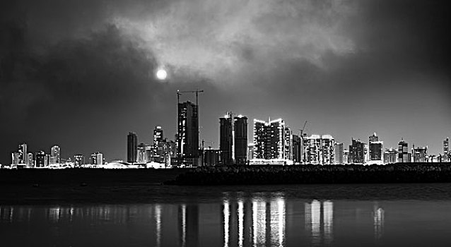 黑白图片,夜晚,现代,城市天际线,发光,月亮,麦纳麦,首都,巴林,中东
