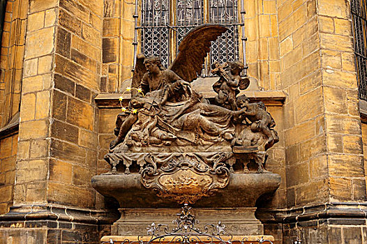 捷克共和国,布拉格,雕塑,圣徒,冠,五星级,拿,后视图,天使,两个,小,脚