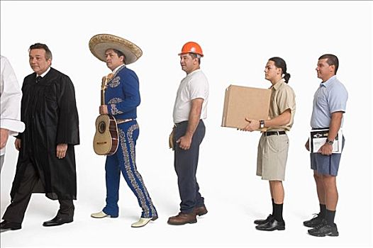 邮政人员,送货员,墨西哥流浪乐队艺人,法官,建筑工人,列队