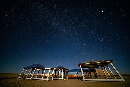 长廊与星空