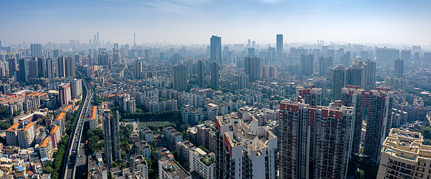 晴朗的天空下广州市海珠区上空视角俯瞰城市