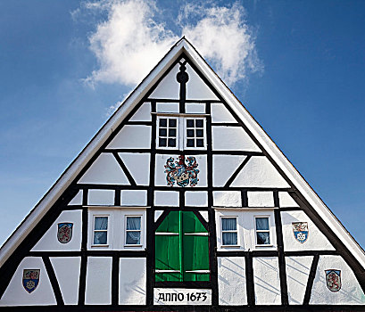 山墙,传统,半木结构房屋,贝尔吉施地区,北莱茵威斯特伐利亚,德国,欧洲