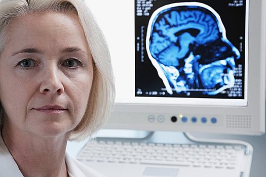 肖像,女医生,核磁共振扫描,大脑,电脑屏幕