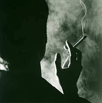 抽烟的照片 男生图片
