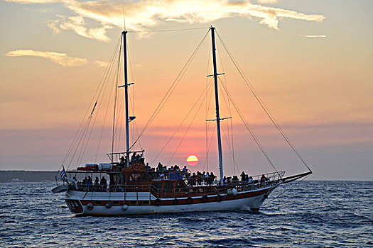 帆船,日落,靠近,锡拉岛,基克拉迪群岛,希腊群岛,希腊,欧洲