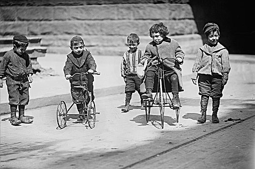 一群孩子,玩,街道,两个,三轮车,纽约,美国,消息,服务,四月,孩子,历史