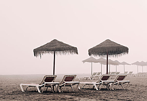 太阳椅,伞,海滩,淡季,托雷莫里诺斯,马拉加,哥斯达黎加,西班牙