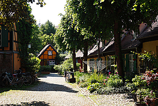 内院,半木结构房屋,老城,施特拉尔松,梅克伦堡前波莫瑞州,德国,欧洲