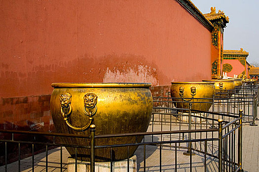 故宫内装水的铜缸