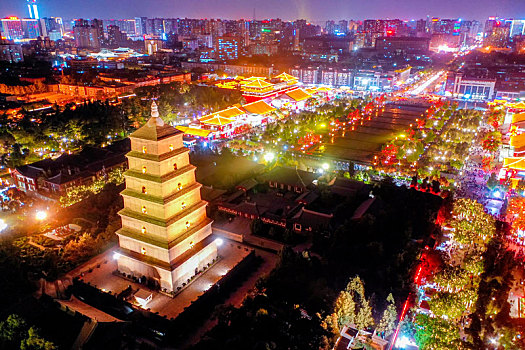 航拍陕西西安大慈恩寺大雁塔夜景