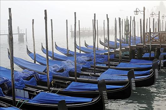 停放,小船,雾,威尼斯,威尼托,意大利,欧洲