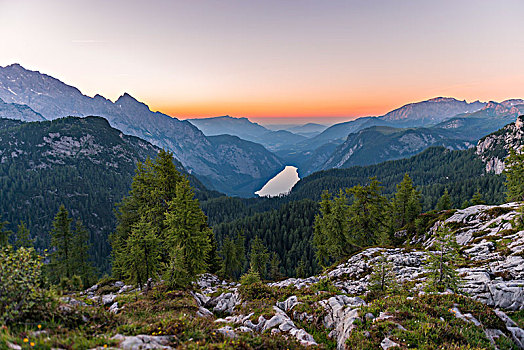 山脉全景,风景,上方,左边,瓦茨曼山,右边,日落,国家公园,贝希特斯加登地区,奥波拜延,巴伐利亚,德国,欧洲