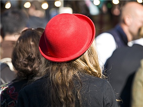 红色,帽子