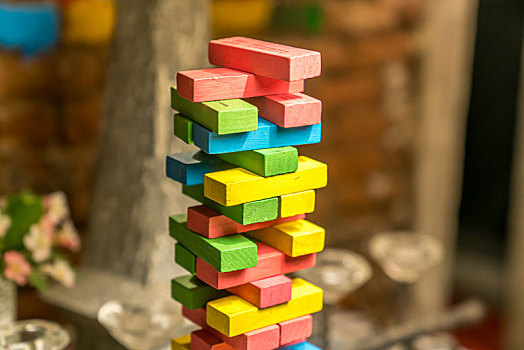 彩色的层层叠积木玩具