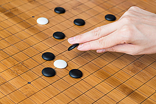 一个人专心下围棋