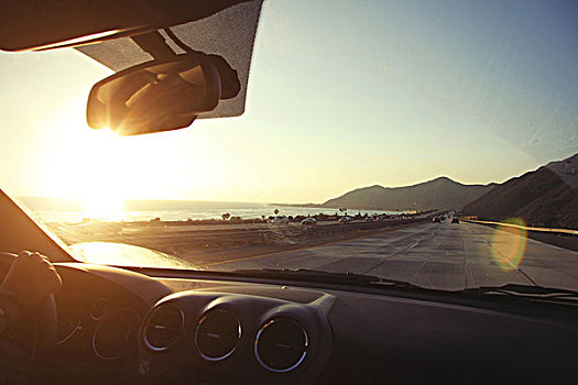 美女,途中,驾驶,太平洋海岸公路,日落,加利福尼亚,美国