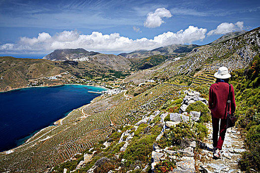 希腊,希腊群岛,爱琴海,基克拉迪群岛,阿莫尔戈斯岛,岛屿,女人,走,历史,徒步旅行,寺院,乡村