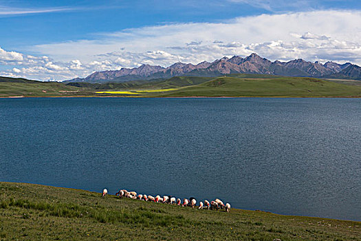 山丹县祁连山风光