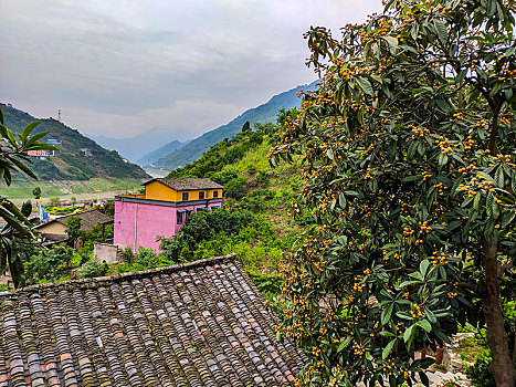 恩施,昭君村,昭君镇,房子,建筑,河流,传说,美女,景点,旅游,展示,雕塑,塑像