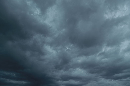 暴风雨来临