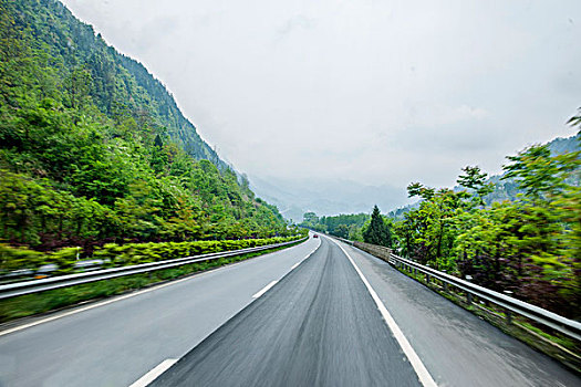 重庆至长沙g5525高速公路
