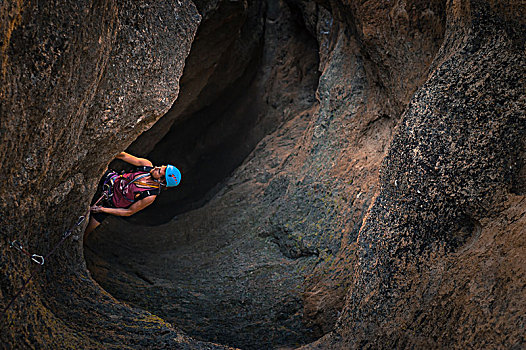 男人,攀岩,俯拍,史密斯岩石州立公园,俄勒冈,美国