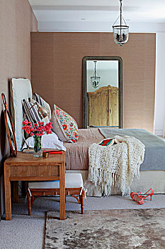 沙发床,软垫,床头板,墙壁,坚实,木质,床头柜,脚凳,框架,镜子,淡色调,分隔