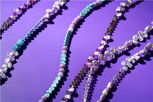 彩色,石头,饰品,项链,紫色背景