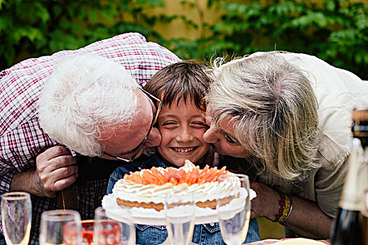 男孩,生日蛋糕,吻,祖父母