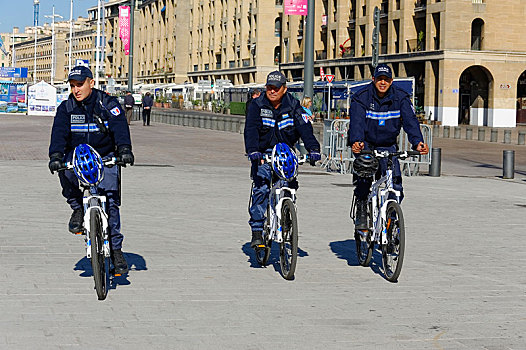警察,骑,自行车,城镇中心,马赛,罗讷河口省,区域,法国,欧洲