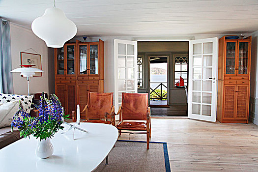 花瓶,花,白色背景,椭圆,桌子,经典,扶手椅,宽敞,生活方式,区域,瑞典,木屋