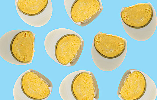 煮熟的鸡蛋的平面设计作品,蓝色的背景