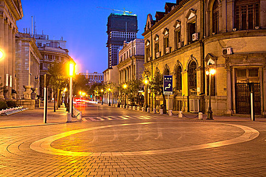 天津小洋楼,解放北路金融街,天津租界,夜景