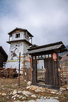 四川省九龙县湾坝乡湾坝水库影视基地彝海古寨谷莫村