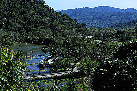 海南三亚呀诺达雨林风景区