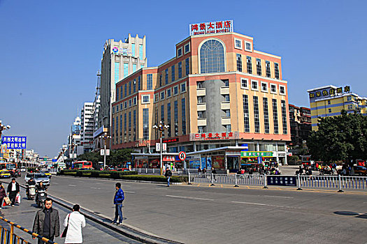 桂林火车站前街景