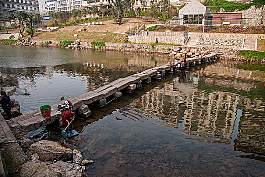 重庆巴南区一品镇一品河上的古石桥