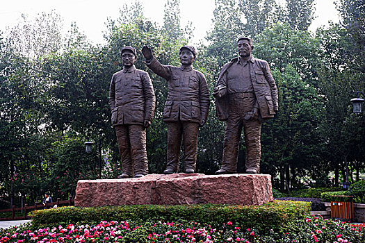 重庆大渡口思源广场革命领袖雕塑