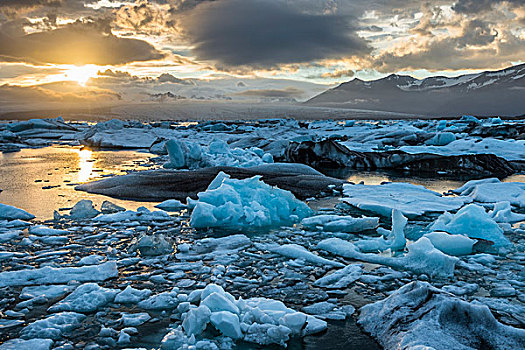 冰山,片,冰,生动,云,杰古沙龙湖,结冰,泻湖,晚上,太阳,瓦特纳冰川,冰河,东方,区域,冰岛,欧洲