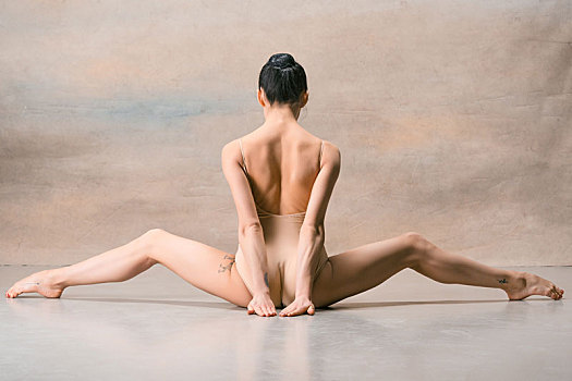 芭蕾舞女,坐,背影,腿,宽,分开