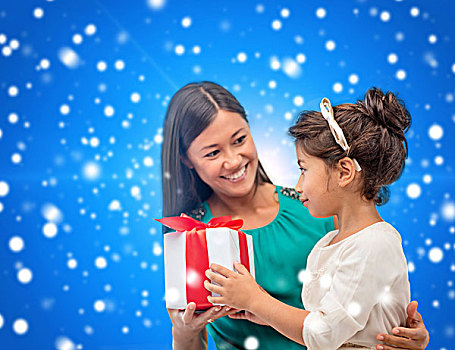圣诞节,休假,庆贺,家庭,人,概念,高兴,母子,女孩,礼盒,上方,蓝色,雪,背景