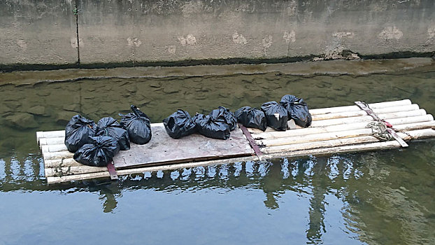 河道清理垃圾