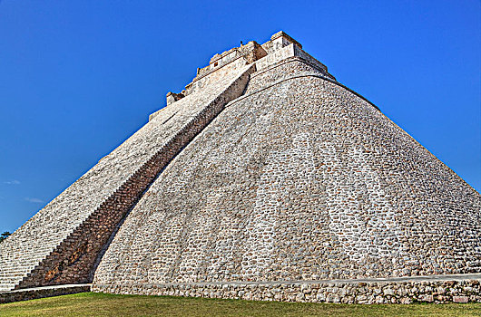 巫师金字塔,乌斯马尔,玛雅人遗址,尤卡坦半岛,墨西哥