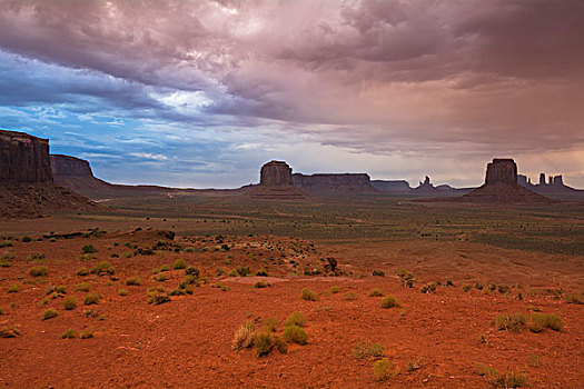 砂岩,岩石构造,纪念碑谷,纪念碑谷纳瓦霍部落公园,亚利桑那,美国