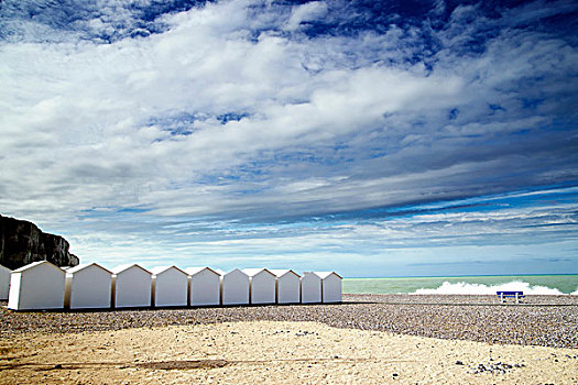 白色,海滩小屋,排列,砾滩