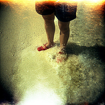 腿,红色,塑料制品,鞋,站立,水,海滩,撒丁岛,意大利