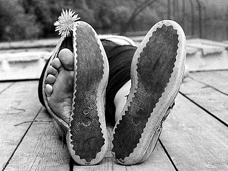 脚趾,偷窥,室外,破损,鞋,70年代,精准,地点,未知,捷克共和国,欧洲