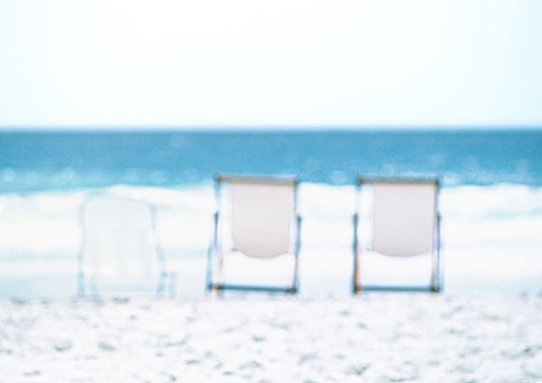 三个,折叠躺椅,排列,海滩,海洋,背景,模糊