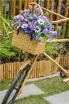 旧式,木质,自行车,花,篮子