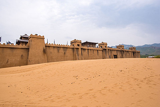 沙漠城墙